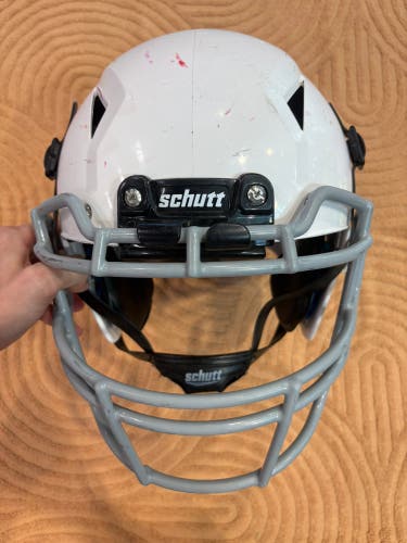 Youth Large Schutt Vengeance A11 Helmet (Used)