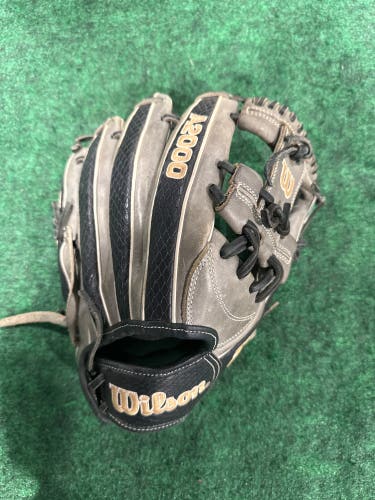 Gray Wilson A2000 H12 RH Infield Softball Glove 12" (Used)