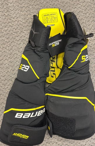 Bauer (Used) Medium Senior Shoulder Pads