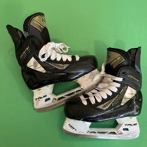 Junior True Catalyst 7 Hockey Skates (Regular) Size 1.5 (Used)