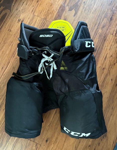 Black Senior Large CCM Tacks 9060 Hockey Pants (Used)