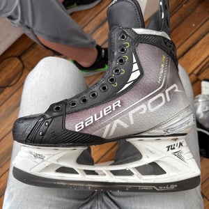Bauer Vapor Hyperlite Hockey Skates Wide Width Pro Stock 8.5 (Used)