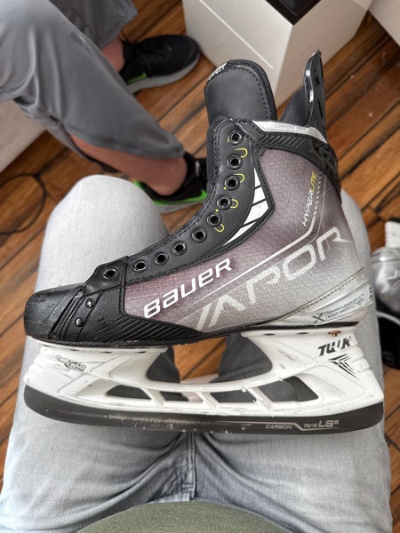 Bauer Vapor Hyperlite Hockey Skates Wide Width Pro Stock 8.5 (Used)