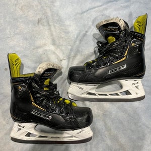 Junior Bauer Supreme S29 Hockey Skates Regular Width Size 3.5 (Used)