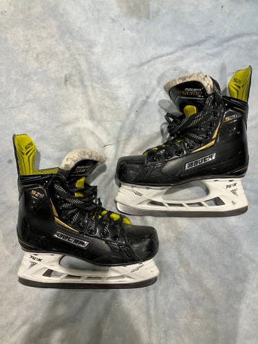 Junior Bauer Supreme S29 Hockey Skates Regular Width Size 3.5 (Used)