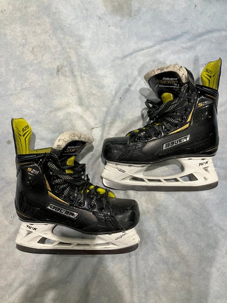 Junior Bauer Supreme S29 Hockey Skates Regular Width Size 3.5 (Used)