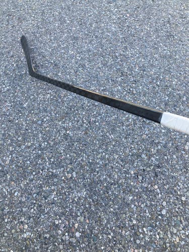 Youth Pro Blackout Extra Lite Hockey Stick | RH P92 Pro Stock