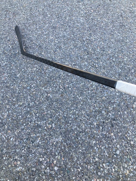 Youth Pro Blackout Extra Lite Hockey Stick | RH P92 Pro Stock