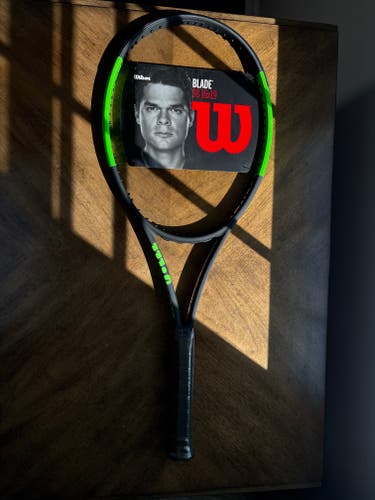 Adult Wilson Blade 98 v6 Tennis Racquet (New)