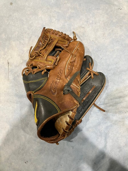 Brown Mizuno Classic Pro Soft RH Infield Baseball Glove 11.5" (Used)