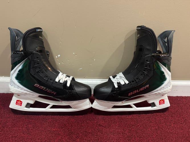 Bauer Vapor Flylite Hockey Skates Regular Width Pro Stock 8 (New) Item#NDFL8