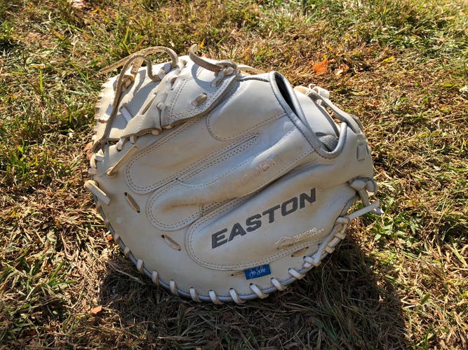 Easton Jen Schro Elite RH Catcher's Softball Glove 33" (Used)