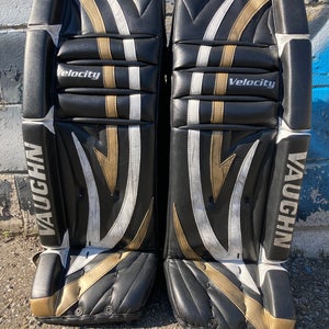 Senior Vaughn Velocity V5 7800 Goalie Leg Pads | 33"