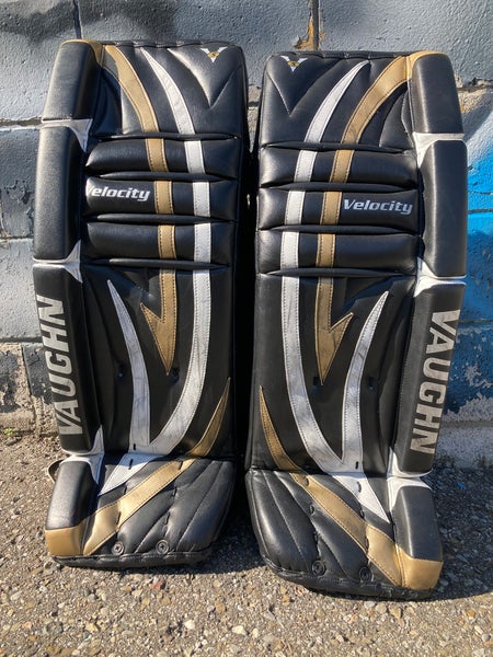 Senior Vaughn Velocity V5 7800 Goalie Leg Pads | 33"