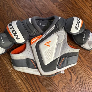 Large Junior Easton Mako Shoulder Pads (Used)