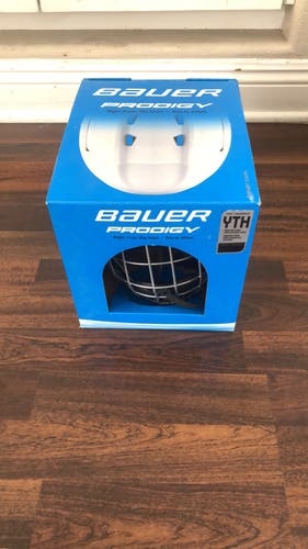 Youth Bauer Prodigy Helmet (New)