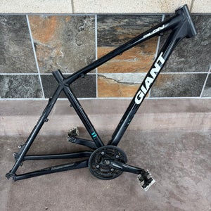 Men's Giant Talon Mountain Bike Frame L