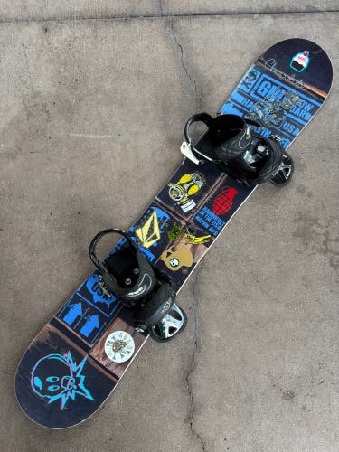 Men's GNU Carbon Credit 147 Snowboard + Medium Burton Custom Bindings