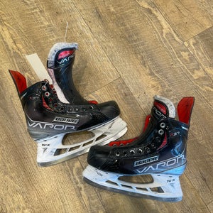 Intermediate Bauer Vapor X3.7 Hockey Skates Regular Width Size 4 (Used)