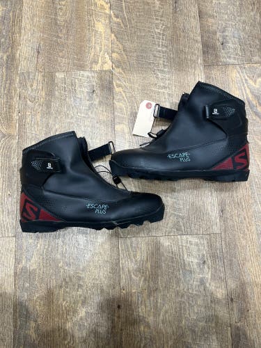 Classic Size 10.5 Salomon Escape Plus Cross Country Ski Boots (Used)