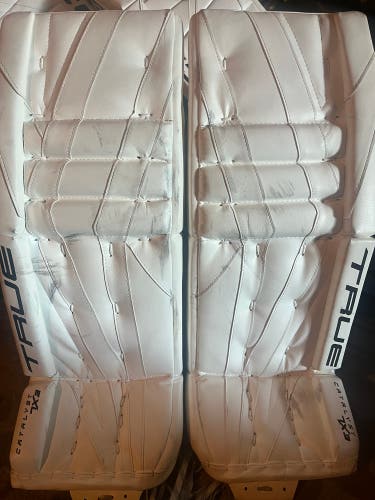 29" 2024 True Catalyst 7X3 Goalie Leg Pads (Used)