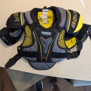 Men's Large Junior Bauer Shoulder Pads (Used)