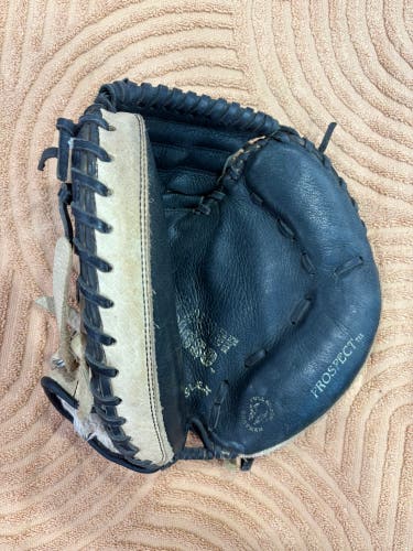 Mizuno Prospect RH Catcher's Baseball Glove 32.5" (Used)