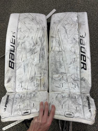White 28+1" Junior Bauer One.7 Goalie Leg Pads (Used)