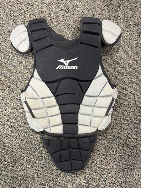 Mizuno Samurai Catcher's Chest Protector | 14" (Used)