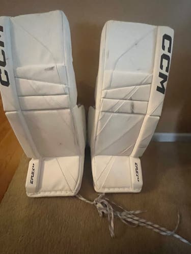 30" 2024 CCM Eflex 6.9 Goalie Leg Pads (Used)