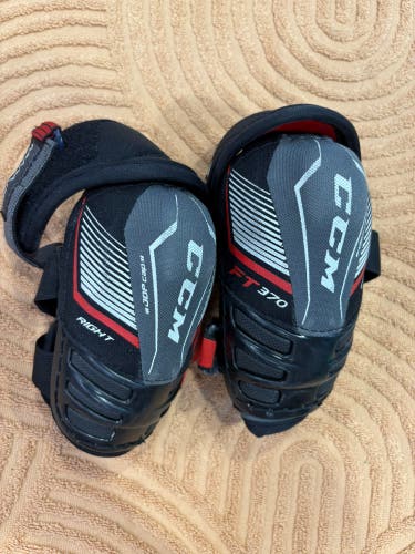 Junior Medium CCM JetSpeed FT370 Elbow Pads (Used)