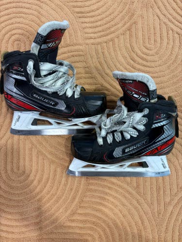 Junior Bauer Vapor X2.9 Hockey Goalie Skates Regular Width Size 2.5 (Used)
