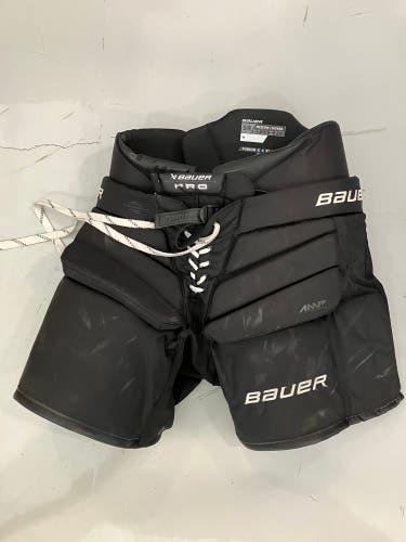 Black Senior Medium Bauer Pro Hockey Goalie Pants (Used)