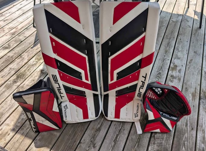 32" True HZRDUS 7X4 Goalie Leg Pads