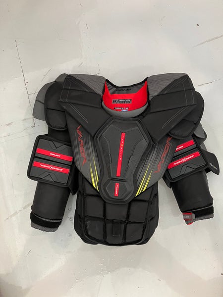 Senior Medium Bauer Vapor Hyperlite 2 Goalie Chest Protector (Used)
