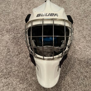 Senior Medium Bauer NME 8 Goalie Mask Fit 2 (Used)