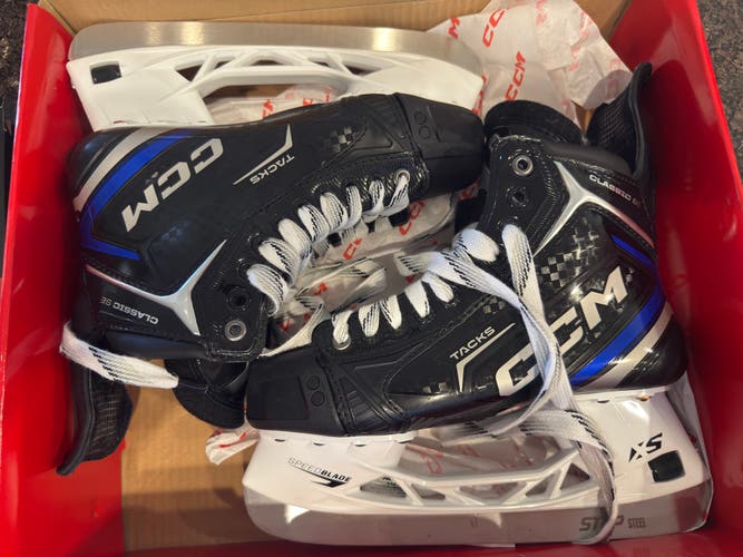 New CCM Tacks Classic SE Hockey Skates Regular Width 6 (New)