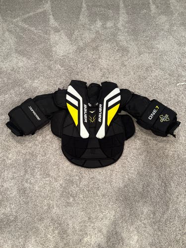 Medium Bauer Supreme One.7 Goalie Chest Protector (Used)