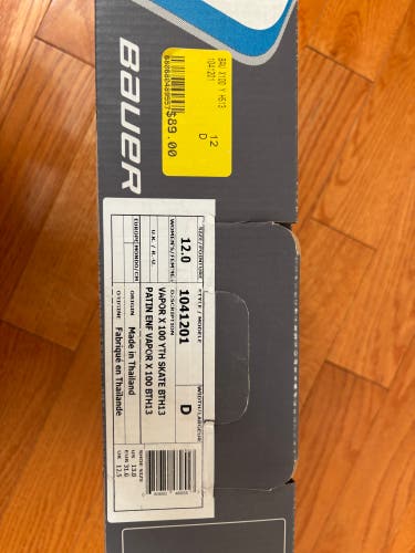 Bauer Vapor X100 Hockey Skates Regular Width Youth 12D (Used)