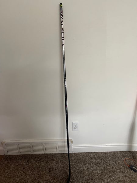 Intermediate Bauer Vapor Hyperlite 2 Left Hand Hockey Stick P28 (Used)