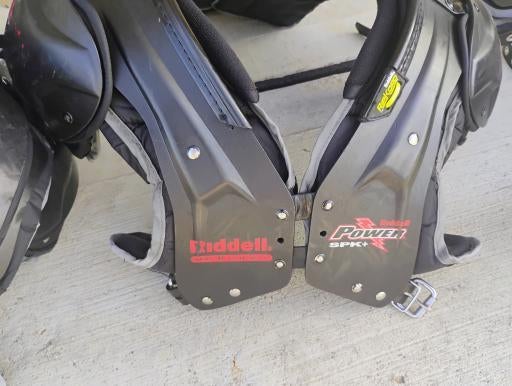 Medium Adult Riddell Power SPK Shoulder Pads (Used)