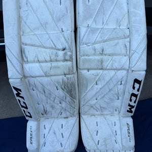 31" CCM Eflex 5.9 goalie pads