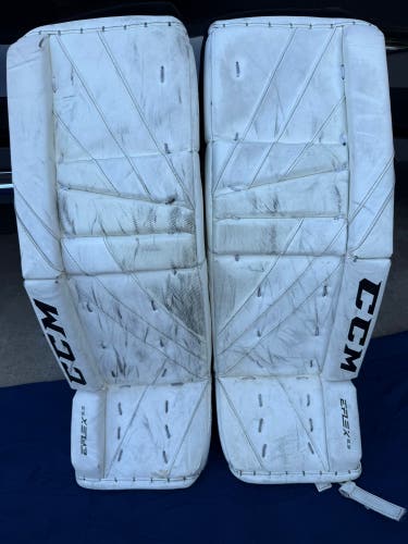 31" CCM Eflex 5.9 goalie pads