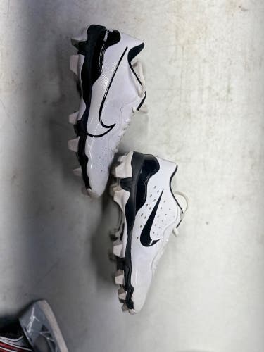 Men's Size M 7.0 (W 8.0) Adult Nike Low Top Molded Cleats (Used)