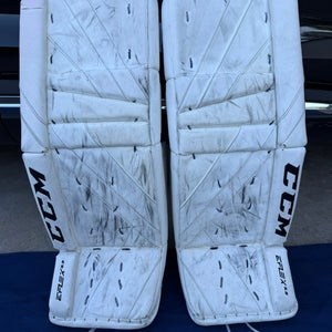 30" CCM Eflex 5.9 goalie pads