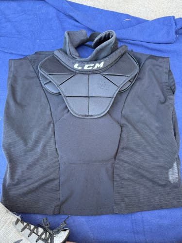 CCM goalie neck guard L/XL