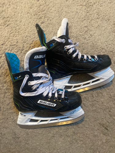 Bauer X-LP Hockey Skates Size 1 (Used)