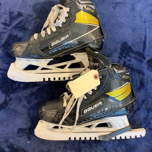 Senior Bauer Supreme UltraSonic Hockey Goalie Skates Regular Width 5.5 (Used)