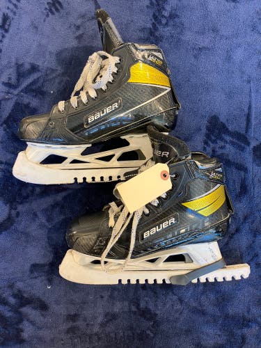 Senior Bauer Supreme UltraSonic Hockey Goalie Skates Regular Width 5.5 (Used)