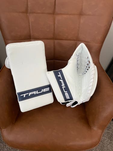Juuse Saros team Finland PX5 L87 glove and blocker